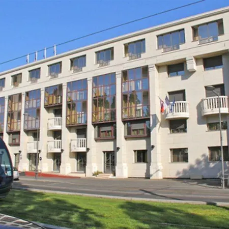 Inter-hotel Meriadeck Alton Szálloda 3*